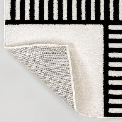 JONATHAN Y Nordby High-Low Arch Striped Black/White Indoor Area Rug, 5x8, Indoor, Non-Shedding, Stain Resistant for Bedroom, Living Room, Kitchen (SCN104G-5)
